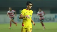 Pemain Bhayangkara FC, Jajang Mulyana. (Liputan6.com/Helmi Fithriansyah)