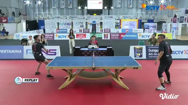 Abdel berhasil Mengalahkan Onadio pada Babak Semi Final Tenis Meja Turnamen Olahraga Selebriti Indonesia