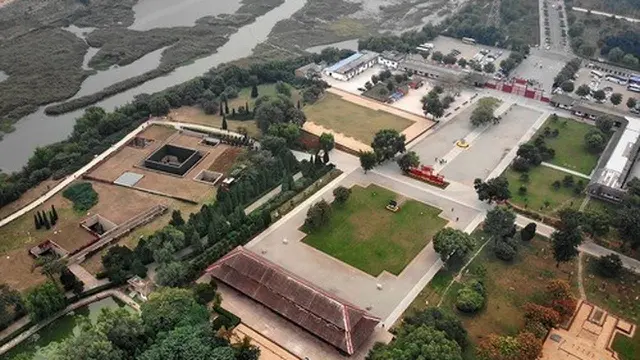 Foto hasil bidikan udara yang diabadikan pada 14 Oktober 2018 ini memperlihatkan situs Yinxu di Anyang, Provinsi Henan, China tengah.
