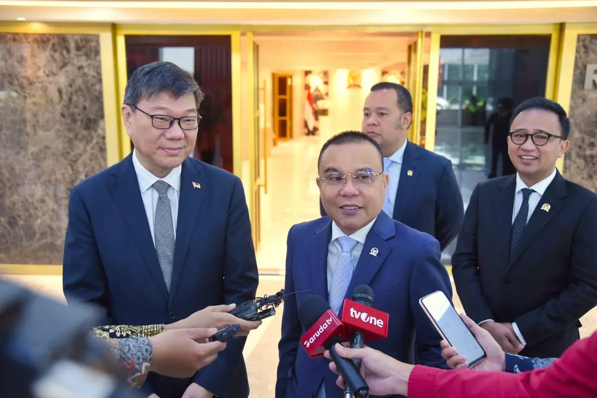 Wakil Ketua DPR RI Sufmi Dasco Ahmad menerima Duta Besar Singapura, Kwok Fook Seng di Gedung DPR/MPR RI Senayan, Jumat (17/1/2025)