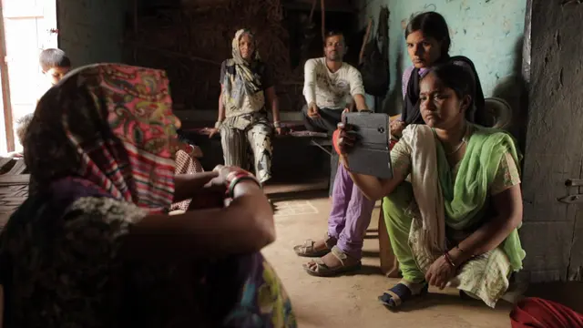 Salah satu adegan film Writing with Fire. (Foto: Dok. Black Ticket Films/ IMDb)
