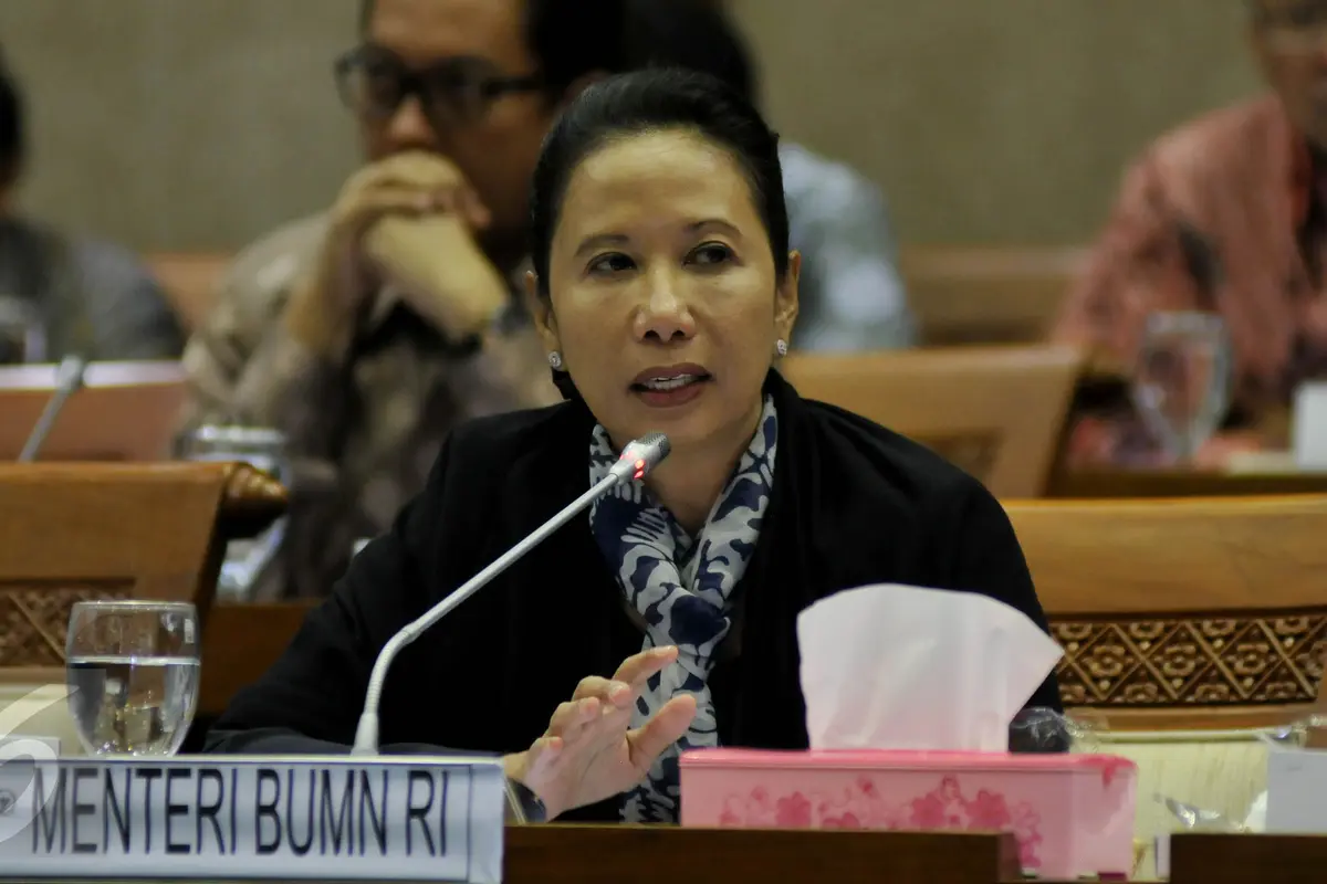 20151006-Menteri BUMN Rini Soemarno di Komisi VI-Jakarta