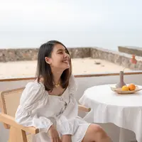 Menjalani hidup bahagia./copyright&nbsp;shutterstock.com/g/RusticWanderlust