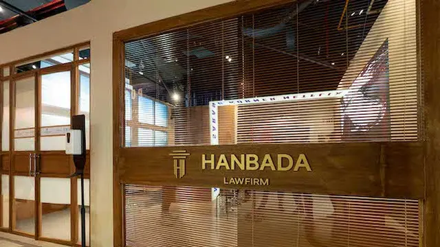 Sudut ikonik dari serial drama Extraordinary Attorney Woo di Netflix Sarang Korner. (Foto: Netflix)