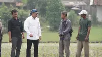 Menko Zulkifli Hasan ke Petani: Aturan Pupuk Subsidi Kita Pangkas Semua!