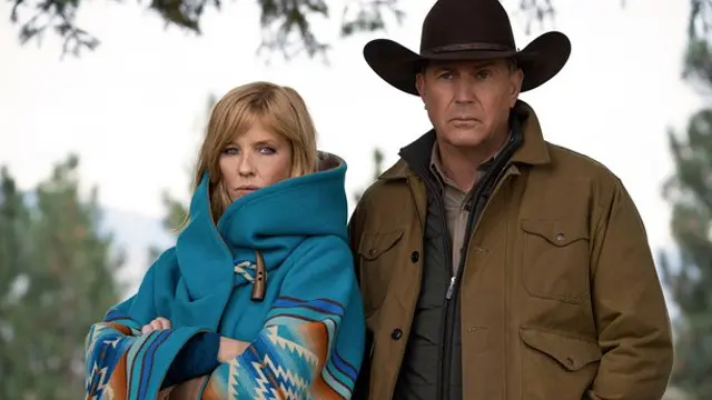 Kelly Reilly dan Kevin Costner.