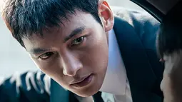 Ji Chang Wook akan berperan sebagai Park Joon Mo, seorang detektif yang menjalankan misi berbahaya dengan menyamar untuk menyusup ke Aliansi Gangnam dan mendapatkan kepercayaan dari bos mafia Jung Ki Chul. (Foto: Disney+ Hotstar via Soompi)
