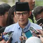 Bakal calon wakil presiden, Sandiaga Uno memberikan keterangan setibanya di gedung KPK, Jakarta, Selasa (14/8). Kedatangan Sandi untuk melaporkan LHKPN yang merupakan bagian dari syarat pencalonan dirinya sebagai bakal cawapres. (Merdeka.com/Dwi Narwoko)