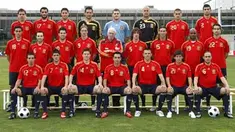 Photo of the Spanish squad for the Euro 2008 football Championships taken at the Las Rozas sports city near Madrid on May 29, 2008. AFP PHOTO/RFEF/CARMELO RUBIO