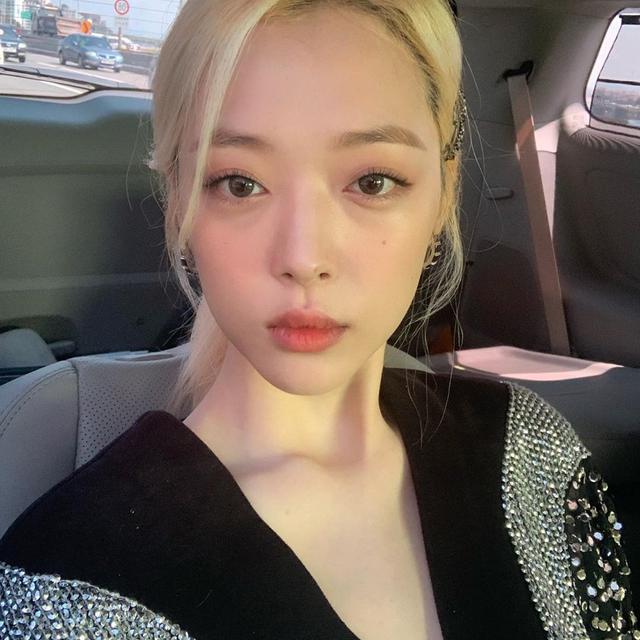 Sulli (Instagram/ jelly_jilli)