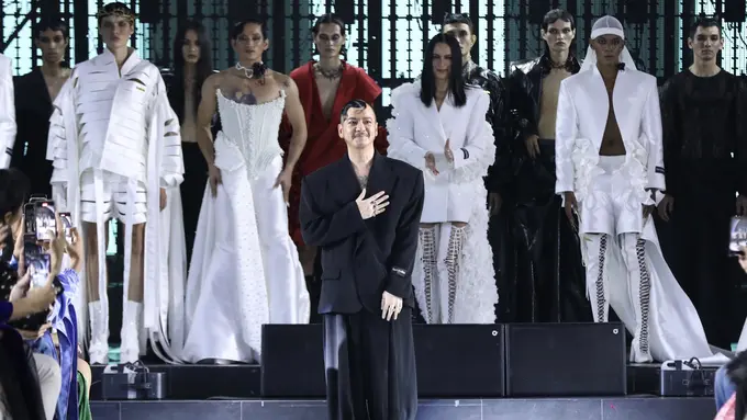 Ekspresi Busana Genderless yang Berani di Koleksi RTW Couture Harry Halim