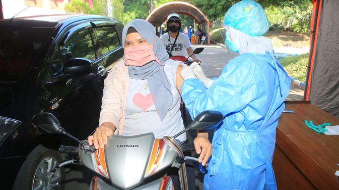Banyuwangi Masih Zona Merah, Ini yang Dilakukan Bupati Ipuk - Vimarsana News