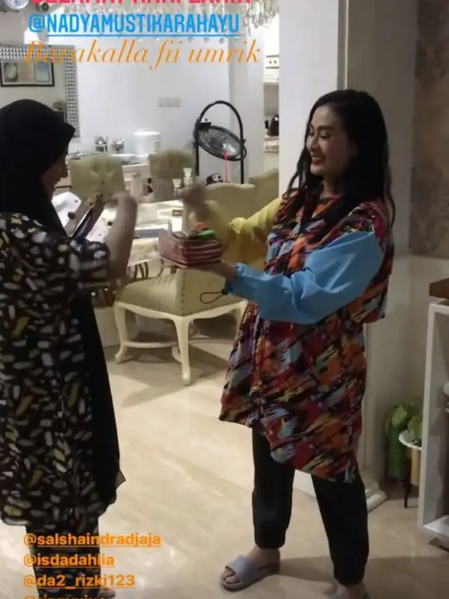5 Momen Ulang Tahun Nadya Mustika Rahayu, Dapat Kejutan dari Iis Dahlia