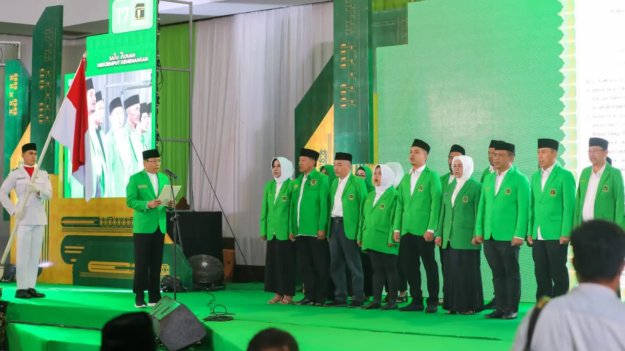 Plt Ketua Umum Partai Persatuan Pembangunan (PPP) Muhamad Mardiono saat melantik pengurus sekaligus membuka Mukerwil II DPW PPP Sultra, di Hotel Claro, Kendari, Sulawesi Tenggara. (Istimewa)