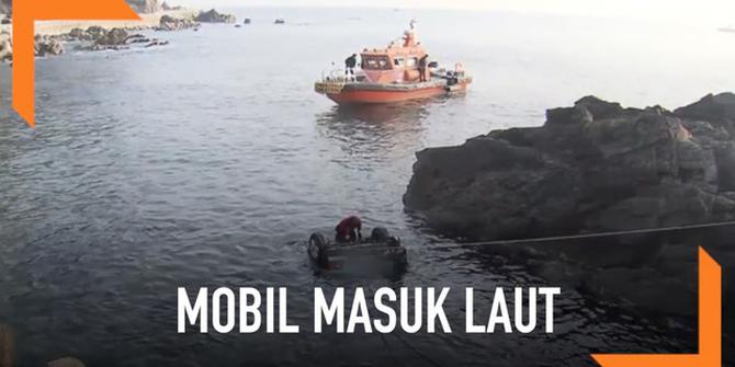 VIDEO: Mobil Terjun ke Laut, 5 Calon Mahasiswa Tewas