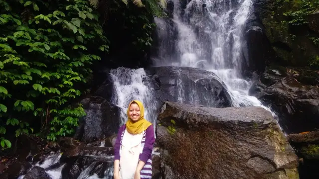 Air Terjun Coban Lawe. Salah satu destinasi wisata alam Ponorogo (foto: Dilawati)