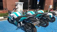 Saat ini PLN Disjaya sedang melakukan uji coba penggunaan 16 sepeda motor listrik, sebagai armada operasional.(Liputan6.com/Pebrianto Eko Wicaksono)