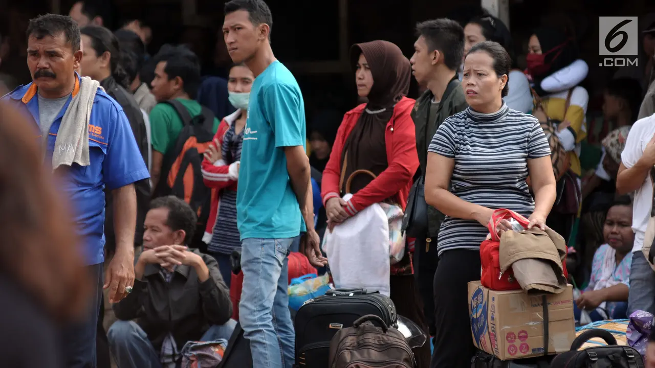 H-6 Lebaran, Calon Pemudik Padati Terminal Bayangan Lebak Bulus