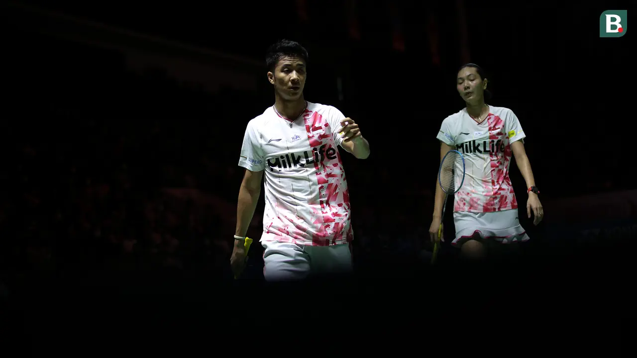 Foto: Istora Bergemuruh Kekecewaan, Tiga Wakil Indonesia Termasuk Apriyani/Fadia Tumbang pada Laga yang Sama di Indonesia Masters 2023