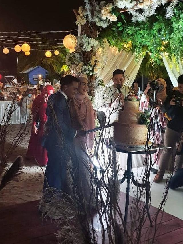 7 Potret Akad Hingga Resepsi Pernikahan Taqy Malik dan Serrel Thalib