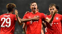 1. Robert Lewandowski (Bayern Munchen / 54 Gol dari 81 laga Liga Champions) - Bomber asal Polandia ini memang merupakan tipikal striker nomor sembilan yang memiliki naluri tinggi dalam mencetak gol. (AFP/Glyn Kirk)