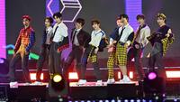 Grup K-pop Korea Selatan, CRAVITY, tampil dalam konser K-pop sebagai bagian dari K-Culture Festival 2022 di stadion Jamsil di Seoul pada 7 Oktober 2022. (Jung Yeon-je/AFP)