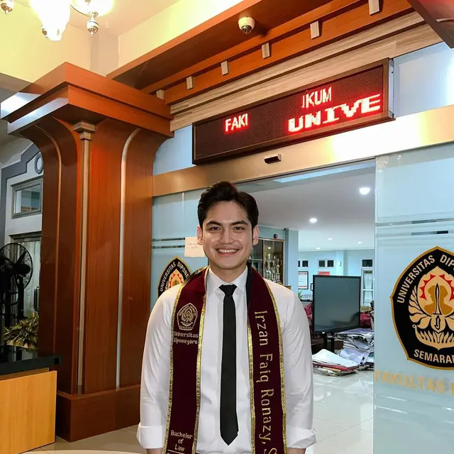 6 Potret Irzan Faiq Lulus Sidang Skripsi, Tempuh Pendidikan di Jurusan Hukum Undip