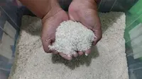 Masyarakat masih andalkan beras sebagai sumber bahan pokok (Ilustasi). Foto (Asep Mulyana)