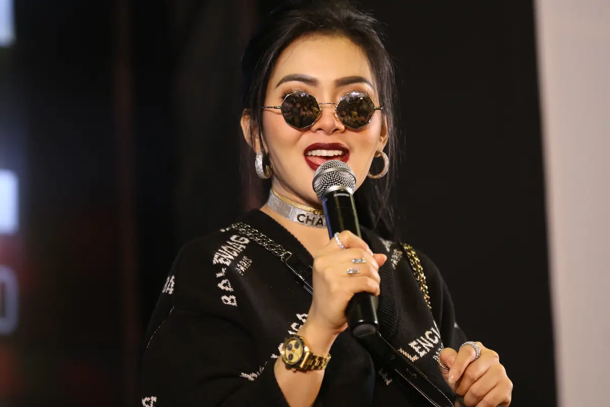 [Bintang] Syahrini