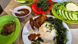 18 Tempat Makan Malam di Bandung 2026, dari Kaki Lima Legendaris sampai Kafe 24 Jam