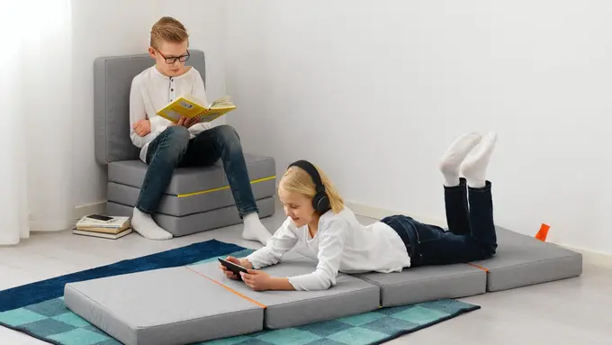 Sambut Hari Anak Nasional dengan wujudkan kegiatan belajar dan bermain di rumah yang lebih seru untuk meningkatkan Mood Anak dengan 3 tips ini.