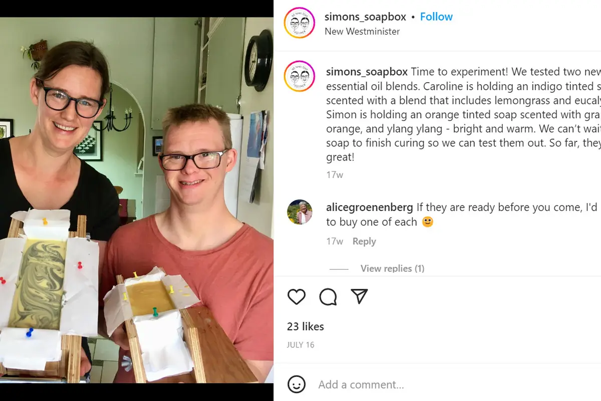 Kakak Beradik menciptakan sebuah perusahaan bernama Simon's Soapbox.