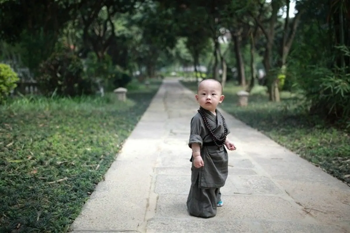 Lucunya Foto Bayi Biksu di Tiongkok