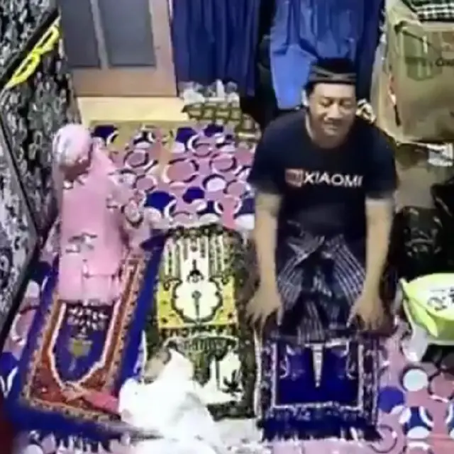 Viral, Aksi Bocah Salto Saat Sujud Ini Bikin Warganet Ngakak