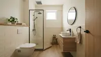 7 Desain Kamar Mandi 1x3 Minimalis yang Estetik dan Fungsional, Lengkap Estimasi Biaya dan Tips