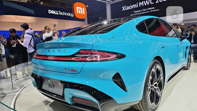 Xiaomi pamer mobil listrik Xiaomi SU7 di MWC 2024. Liputan6.com/Iskandar