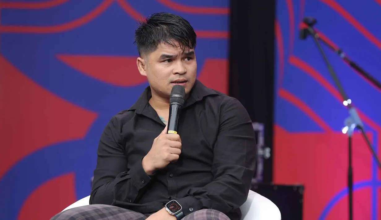 Jeka Saragih saat sesi bincang santai pada gelaran Vidio Sports Festival resmi digelar di Plaza Timur Senayan, Jakarta, pada Sabtu (18/10/2025). (Bola.com/M Iqbal Ichsan)