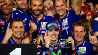 Pebalap Movistar Yamaha, Maverick Vinales, sempat merasa khawatir disalip Valentino Rossi pada MotoGP Qatar, Minggu (27/3/2017). (EPA/EPA/Noushad Tekkayil)