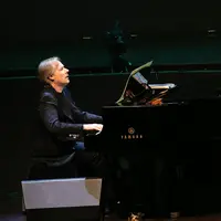 Konser eksklusif Richard Clayderman di Balai Sarbini, Jakarta (Galih W Satria/Bintang.com)
