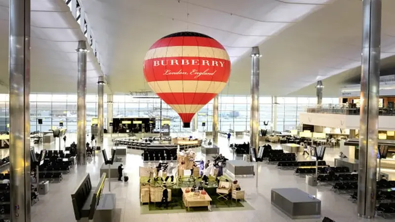 Balon Udara menjadi Instalasi Unik Pop-Up Store Brand Ternama