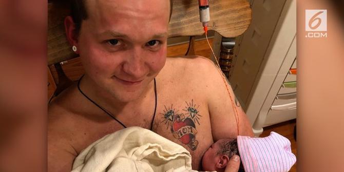 VIDEO: Viral Pria Menyusui Bayi, Alasannya Mengharukan