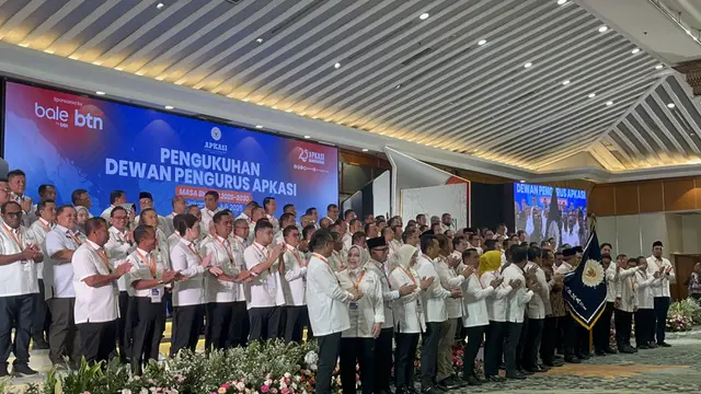 Pengurus Asosiasi Pemerintah Kabupaten Seluruh Indonesia (Apkasi) resmi dikukuhkan pada Kamis (17/7/2025) di Hotel Grand Sahid Jaya, Jakarta Pusat. Bupati Lahat, Bursah Zarnubi, terpilih untuk memimpin Apkasi periode 2025-2030 sebagai ketua umum.