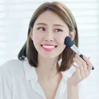 Brush makeup pilihan untuk riasan paripurna. (ryanking999/Depositphotos)