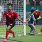 Penyerang Indonesia, Stefano Lilipaly melakukan selebrasi usai membobol gawang Uni Emirat Arab (UEA) pada Asian Games 2018 di Stadion Wibawa Mukti, Jawa Barat, Jumat (24/8/2018). Indonesia kalah dari UEA lewat adu penalti. (Bola.com/Vitalis Yogi Trisna)