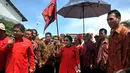 Ketua Umum PDIP, Megawati Soekarnoputri saat melepas kader ke daerah bencana, Jakarta, Sabtu (10/1/2015). (Liputan6.com/Johan Tallo)