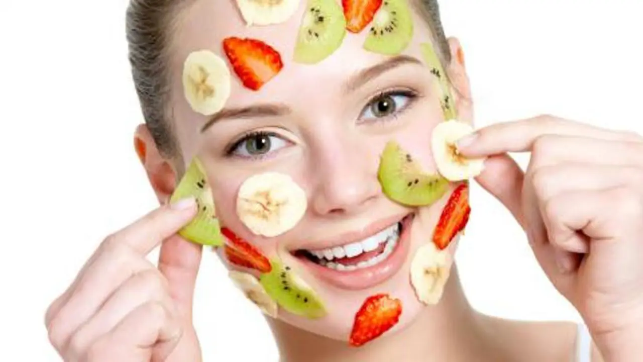 Komedo Bisa Hilang dengan 3 Scrub Buah Ini