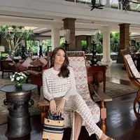 Cinta Laura Kenakan Baju Itu-Itu Saja Milik sang Mamah. [@claurakiehl]