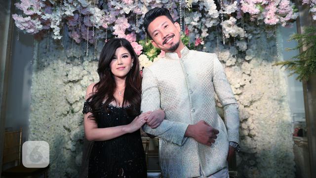 [Bintang] Denny Sumargo dan Dita Soedarjo