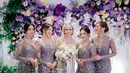 Di momen pernikahan Mahalini Raharja dan Rizky Febian, Aaliyah Massaid menjadi salah satu bridesmaidnya. [Foto: Instagram/aaliyah.massaid]