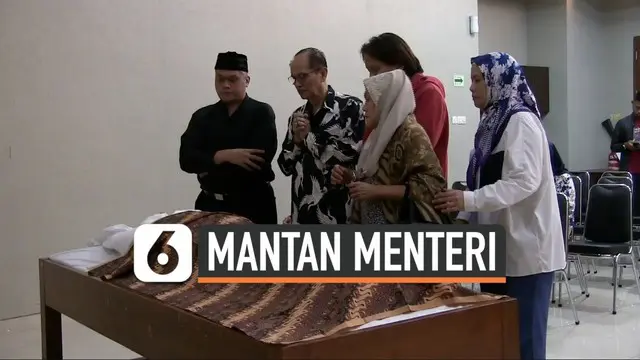 Menteri Urusan Peranan Wanita era Presiden Soeharto Mien Sugandhi meninggal dunia Minggu (5/12) malam di RSPAD Gatot Subroto. Almarhumah akan dimakamkan di taman makam pahlawan.